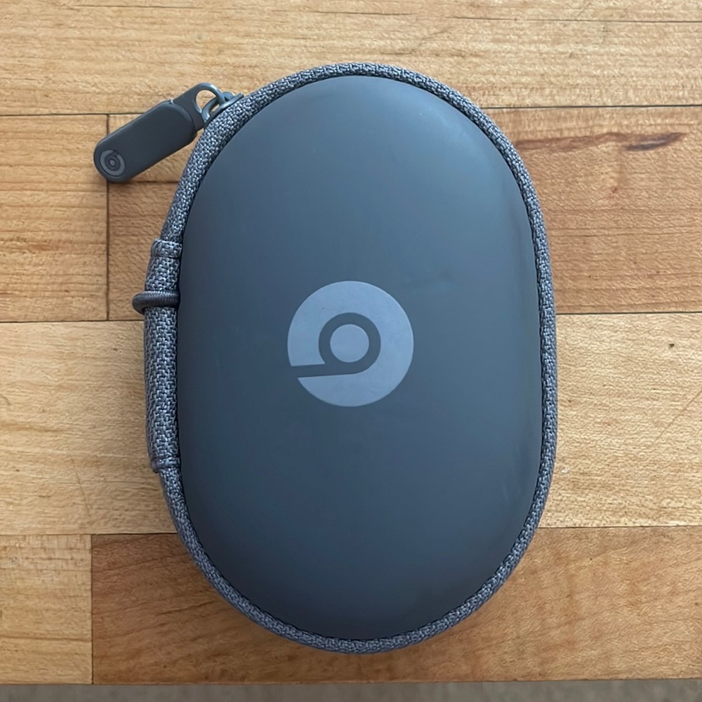 Beats powerbeat earbuds